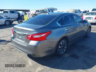 2016 Nissan Altima S z VIN 1N4AL3AP8GC139770, wystawiony jako IAAI lot #41750812 z przebiegiem 116 717 mil mil oraz . Historia ofert i sprzedaży dostępna na DreamBid. Obrazek 4.