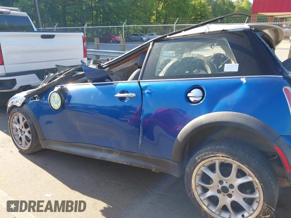 2006 MINI Hardtop S с VIN WMWRE33516TN25140, выставлен на аукционе IAAI как лот 42130574 с пробегом Не указан миль и . История ставок и продаж доступна на DreamBid. Изображение 14.