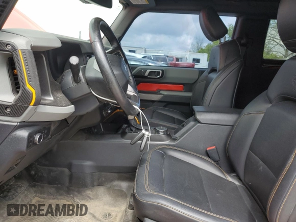 2021 Ford Bronco z VIN 1FMDE5CP7MLB07037, wystawiony jako Copart lot #54140385 z przebiegiem 56 403 mil mil oraz Szkoda całkowita • Salvage title. Historia ofert i sprzedaży dostępna na DreamBid. Obrazek 7.