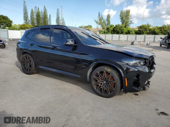 2023 BMW X3 M z VIN 5YM13EC01P9S47089, wystawiony jako Copart lot #70536243 z przebiegiem 3 041 mil mil oraz . Historia ofert i sprzedaży dostępna na DreamBid. Obrazek 4.