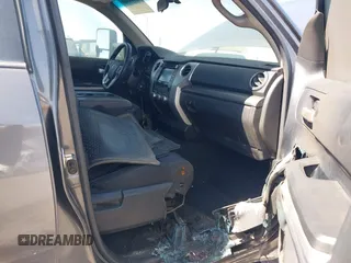 2016 Toyota Tundra SR5 z VIN 5TFEW5F13GX197216, wystawiony jako IAAI lot #42484300 z przebiegiem 93 124 mil mil oraz . Historia ofert i sprzedaży dostępna na DreamBid. Obrazek 5.