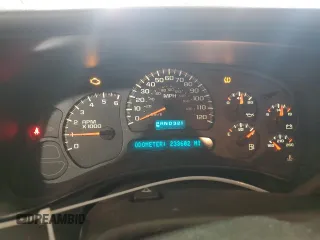 2004 GMC Yukon SLT with VIN 1GKEK13Z64J189869, listed as a Copart auction lot 44654655 with 233,602 mi miles and Salvage Title. Bid and sale history available at carsss.com. Image 9.