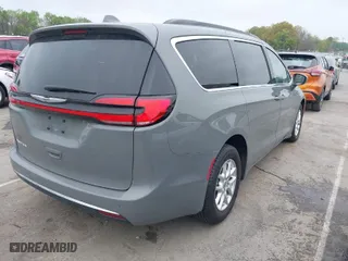 2022 Chrysler Pacifica Touring L with VIN 2C4RC1BG3NR133010, listed as a IAAI auction lot 41901828 with 69,198 mi miles. Bid and sale history available at carsss.com. Image 4.