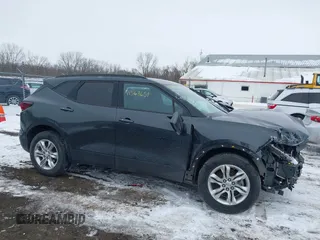2019 Chevrolet Blazer z VIN 3GNKBBRA5KS698571, wystawiony jako IAAI lot #41568651 z przebiegiem 89 341 mil mil oraz . Historia ofert i sprzedaży dostępna na DreamBid. Obrazek 13.