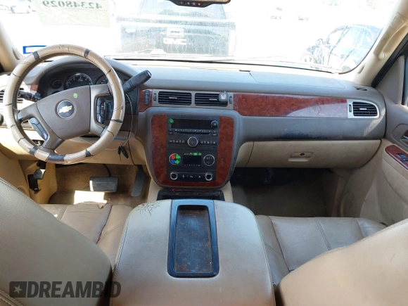 2011 Chevrolet Suburban LT with VIN 1GNSCJE03BR396610, listed as a IAAI auction lot 42348029 with 249,280 mi miles and . Bid and sale history available at DreamBid. Image 5.