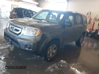 2011 Honda Pilot LX with VIN 5FNYF4H25BB103756, listed as a IAAI auction lot 41554121 with 182,502 mi miles. Bid and sale history available at carsss.com. Image 17.