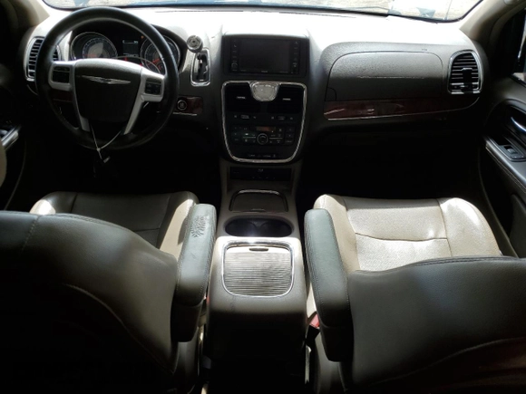 2014 Chrysler Town & Country Touring L 30th Anniversary with VIN 2C4RC1CG4ER146461, listed as a Copart auction lot 58491645 with 112,668 mi miles and Clean title. Bid and sale history available at DreamBid. Image 8.
