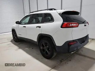 2017 Jeep Cherokee Altitude z VIN 1C4PJLAS5HW593487, wystawiony jako Copart lot #56229345 z przebiegiem 75 204 mil mil oraz Czysty tytuł • Clean title. Historia ofert i sprzedaży dostępna na DreamBid. Obrazek 2.