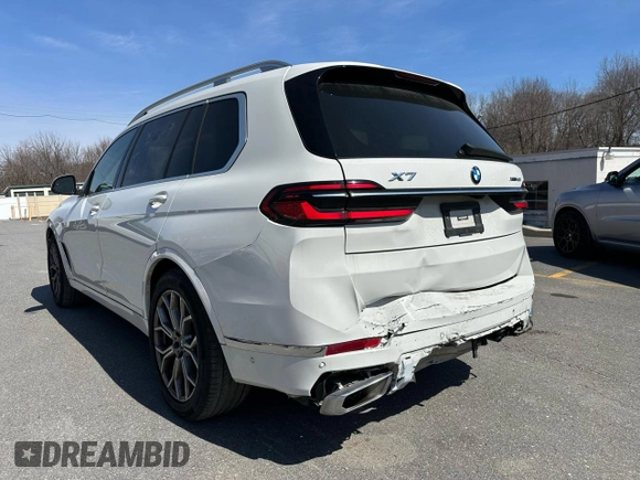 2023 BMW X7 xDrive40i with VIN 5UX23EM03P9P67515, listed as a Copart auction lot 52912265 with 29,365 mi miles and Clean Title. Bid and sale history available at carsss.com. Image 2.