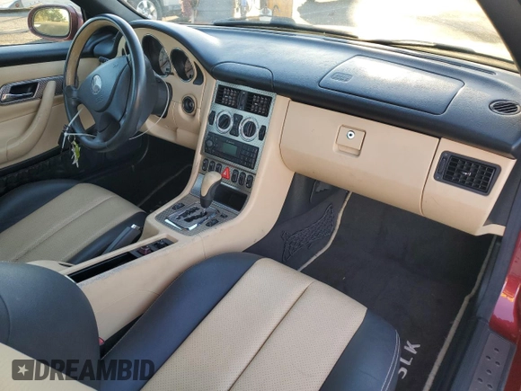 2003 Mercedes-Benz SLK 230 Kompressor с VIN WDBKK49F63F287958, выставлен на аукционе Copart как лот 81997114 с пробегом 64 366 миль миль и Чистый • Clean title. История ставок и продаж доступна на DreamBid. Изображение 8.