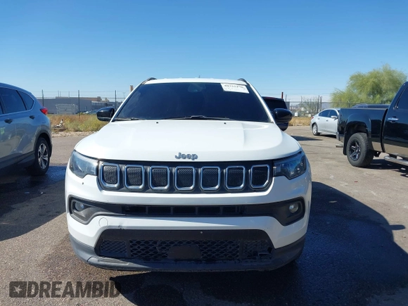 2022 Jeep Compass Latitude with VIN 3C4NJCBB3NT202358, listed as a IAAI auction lot 40755276 with 24,073 mi miles and . Bid and sale history available at carsss.com. Image 13.