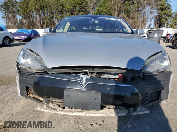 2013 Tesla Model S z VIN 5YJSA1DNXDFP04134, wystawiony jako Copart lot #87444944 z przebiegiem Nie podano mil oraz Czysty tytuł • Clean title. Historia ofert i sprzedaży dostępna na DreamBid. Obrazek 5.
