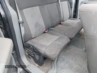 2006 Ford F-150 XL with VIN 1FTPX12V86NB81286, listed as a IAAI auction lot 41401439 with 282,561 mi miles. Bid and sale history available at carsss.com. Image 8.