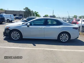 2024 Toyota Camry LE z VIN 4T1C11AK3RU214854, wystawiony jako IAAI lot #42143146 z przebiegiem 50 344 mil mil oraz . Historia ofert i sprzedaży dostępna na DreamBid. Obrazek 15.