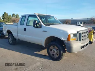 2005 Ford Super Duty F-250 XL with VIN 1FTSX21555EC98291, listed as a IAAI auction lot 41241132 with 67,098 mi miles. Bid and sale history available at carsss.com. Image 1.