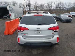 2015 Kia Sorento LX with VIN 5XYKTDA68FG582720, listed as a IAAI auction lot 41872473 with 242,994 mi miles. Bid and sale history available at carsss.com. Image 16.