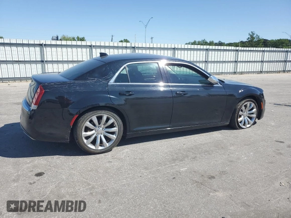 2018 Chrysler 300 Touring z VIN 2C3CCAAG7JH315532, wystawiony jako Copart lot #53404095 z przebiegiem 124 754 mil mil oraz Szkoda całkowita • Salvage title. Historia ofert i sprzedaży dostępna na DreamBid. Obrazek 3.