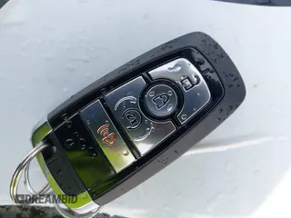 2025 Ford Maverick z VIN 3FTTW8JA1SRA04479, wystawiony jako IAAI lot #41797702 z przebiegiem 2 388 mil mil oraz . Historia ofert i sprzedaży dostępna na DreamBid. Obrazek 11.