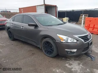 2013 Nissan Altima 2.5 SL with VIN 1N4AL3APXDC108144, listed as a IAAI auction lot 41910914 with 185,448 mi miles. Bid and sale history available at carsss.com. Image 1.