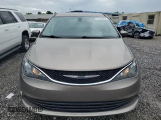 2017 Chrysler Pacifica Touring with VIN 2C4RC1DG6HR552700, listed as a Copart auction lot 61365895 with 128,407 mi miles and Salvage title. Bid and sale history available at DreamBid. Image 5.