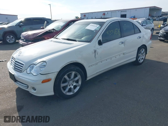 2007 Mercedes-Benz C 280 Luxury z VIN WDBRF54H47A931316, wystawiony jako IAAI lot #42051676 z przebiegiem 109 449 mil mil oraz . Historia ofert i sprzedaży dostępna na DreamBid. Obrazek 18.