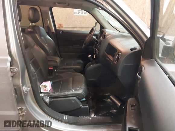 2017 Jeep Patriot High Altitude with VIN 1C4NJRFB6HD162543, listed as a IAAI auction lot 41439921 with 106,152 mi miles. Bid and sale history available at carsss.com. Image 5.
