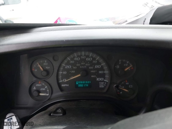 2005 Chevrolet Express Cargo Van with VIN 1GCGG25V451145263, listed as a IAAI auction lot 41474612 with 390,174 mi miles. Bid and sale history available at carsss.com. Image 7.