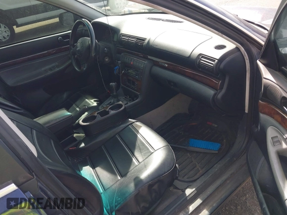1998 Audi A4 с VIN WAUED68D8WA005001, выставлен на аукционе IAAI как лот 41833621 с пробегом 276 593 миль миль и . История ставок и продаж доступна на DreamBid. Изображение 5.
