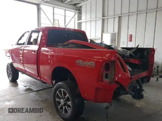 2022 Ram 2500 Longhorn z VIN 3C6UR5GL2NG130702, wystawiony jako IAAI lot #42001500 z przebiegiem 69 246 mil mil oraz . Historia ofert i sprzedaży dostępna na DreamBid. Obrazek 3.