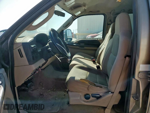 2005 Ford F-250 XL z VIN 1FTSW20535EC02484, wystawiony jako Copart lot #52464845 z przebiegiem Nie podano mil oraz Czysty tytuł • Clean title. Historia ofert i sprzedaży dostępna na DreamBid. Obrazek 7.