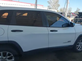 2015 Jeep Cherokee Sport z VIN 1C4PJLAB7FW566286, wystawiony jako IAAI lot #42239202 z przebiegiem 117 761 mil mil oraz . Historia ofert i sprzedaży dostępna na DreamBid. Obrazek 13.