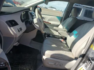 2011 Toyota Sienna XLE with VIN 5TDDK3DC9BS018921, listed as a Copart auction lot 53375915 with 130,966 mi miles and Clean Title. Bid and sale history available at carsss.com. Image 7.