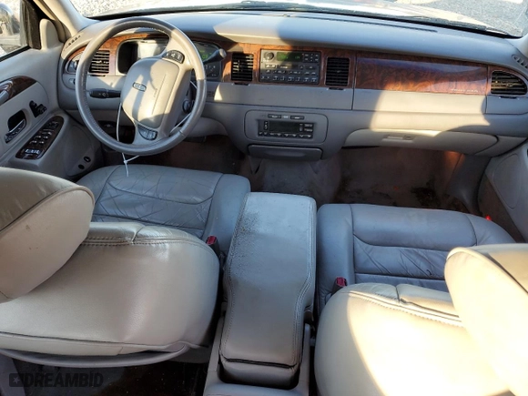 2000 Lincoln Town Car Executive with VIN 1LNHM81WXYY820605, listed as a Copart auction lot 47031305 with 174,063 mi miles and Salvage Title. Bid and sale history available at carsss.com. Image 8.