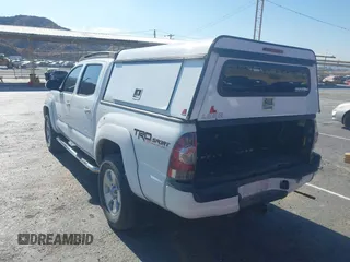 2014 Toyota Tacoma PreRunner with VIN 3TMJU4GN7EM158440, listed as a IAAI auction lot 41353276 with 1 mi miles. Bid and sale history available at carsss.com. Image 3.
