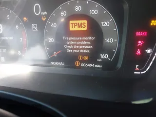 2024 Acura Integra Technology z VIN 19UDE4H64RA012096, wystawiony jako IAAI lot #41684158 z przebiegiem 6494 mil mil oraz . Historia ofert i sprzedaży dostępna na DreamBid. Obrazek 14.