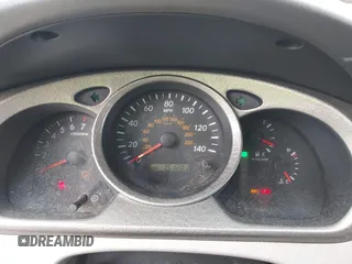 2003 Toyota Highlander z VIN JTEHF21A130118885, wystawiony jako IAAI lot #42475699 z przebiegiem 151 201 mil mil oraz . Historia ofert i sprzedaży dostępna na DreamBid. Obrazek 7.