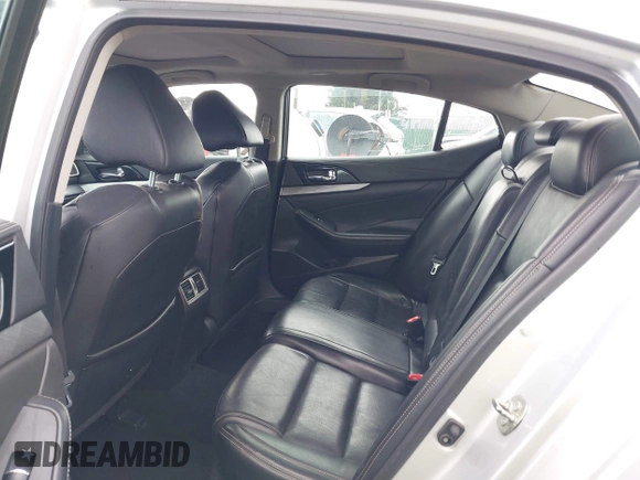2016 Nissan Maxima SV with VIN 1N4AA6AP5GC900892, listed as a IAAI auction lot 42139043 with 325,228 mi miles and . Bid and sale history available at DreamBid. Image 8.