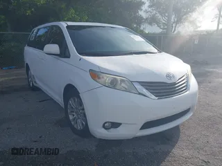 2012 Toyota Sienna XLE AAS z VIN 5TDYK3DC4CS186081, wystawiony jako IAAI lot #42481131 z przebiegiem 187 849 mil mil oraz . Historia ofert i sprzedaży dostępna na DreamBid. Obrazek 1.