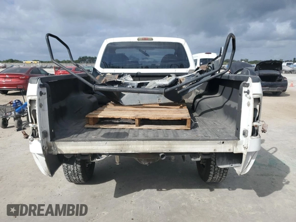 2009 Ford F-250 XL with VIN 1FTNF21509EA40914, listed as a Copart auction lot 44784735 with Not Provided miles and Non Repairable. Bid and sale history available at DreamBid. Image 6.