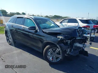 2020 Mercedes-Benz GLC 300 z VIN W1N0G8DB1LF791414, wystawiony jako IAAI lot #42321131 z przebiegiem 82 775 mil mil oraz . Historia ofert i sprzedaży dostępna na DreamBid. Obrazek 1.