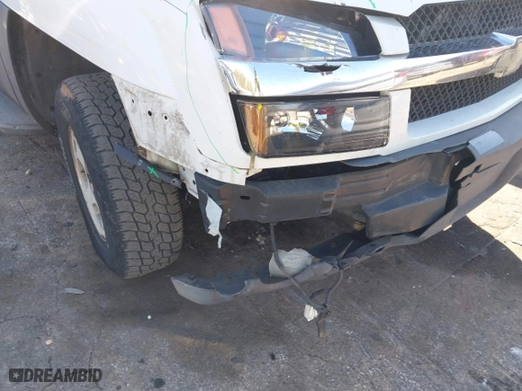 2006 Chevrolet Avalanche LT with VIN 3GNEC12Z66G109038, listed as a IAAI auction lot 41764981 with 260,045 mi miles. Bid and sale history available at carsss.com. Image 12.