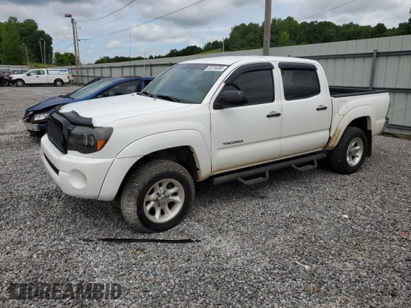 2011 Toyota Tacoma PreRunner z VIN 3TMJU4GN1BM124215, wystawiony jako Copart lot #55755385 z przebiegiem 153 806 mil mil oraz Czysty tytuł • Clean title. Historia ofert i sprzedaży dostępna na DreamBid. Obrazek 1.