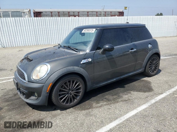 2011 MINI Hardtop S с VIN WMWSV3C54BTY12905, выставлен на аукционе Copart как лот 60280375 с пробегом 126 319 миль миль и Чистый • Clean title. История ставок и продаж доступна на DreamBid. Изображение 1.