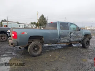 2010 Chevrolet Silverado 3500HD with VIN 1GC4K1B64AF108669, listed as a IAAI auction lot 41289721 with 206,448 mi miles and . Bid and sale history available at DreamBid. Image 13.