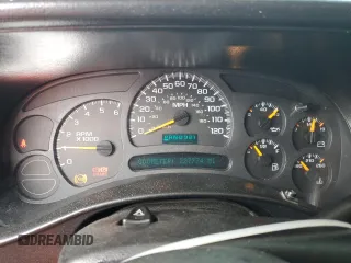 2003 Chevrolet Silverado 1500HD LS z VIN 1GCGK13U93F248729, wystawiony jako Copart lot #55568615 z przebiegiem 227 774 mil mil oraz Nie do naprawy • Non repairable. Historia ofert i sprzedaży dostępna na DreamBid. Obrazek 9.
