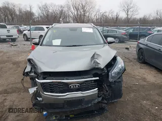 2019 Kia Sorento LX with VIN 5XYPGDA33KG508972, listed as a IAAI auction lot 41511319 with 88,285 mi miles. Bid and sale history available at carsss.com. Image 12.