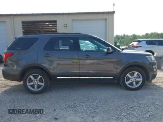 2017 Ford Explorer XLT z VIN 1FM5K8D82HGC79240, wystawiony jako IAAI lot #42402472 z przebiegiem 139 303 mil mil oraz . Historia ofert i sprzedaży dostępna na DreamBid. Obrazek 13.