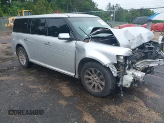 2010 Ford Flex SEL z VIN 2FMGK5CC7ABD01811, wystawiony jako IAAI lot #42253638 z przebiegiem 233 487 mil mil oraz . Historia ofert i sprzedaży dostępna na DreamBid. Obrazek 1.