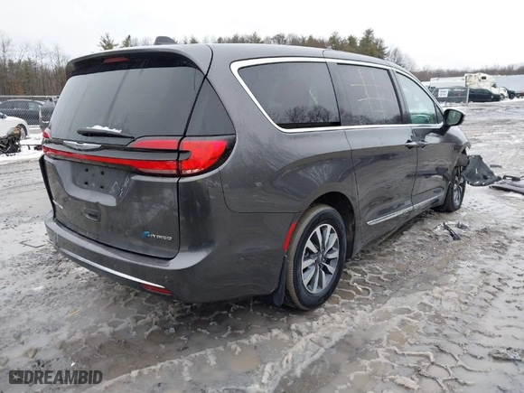 2023 Chrysler Pacifica Hybrid Limited with VIN 2C4RC1S79PR572795, listed as a IAAI auction lot 41680400 with 17,730 mi miles. Bid and sale history available at carsss.com. Image 4.