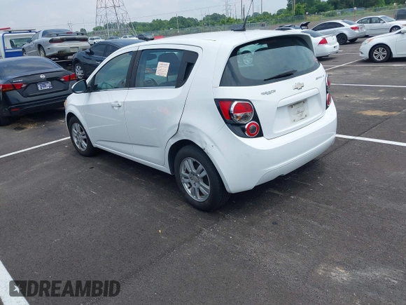 2012 Chevrolet Sonic LT z VIN 1G1JD6SH6C4232414, wystawiony jako IAAI lot #42489990 z przebiegiem 174 731 mil mil oraz . Historia ofert i sprzedaży dostępna na DreamBid. Obrazek 3.